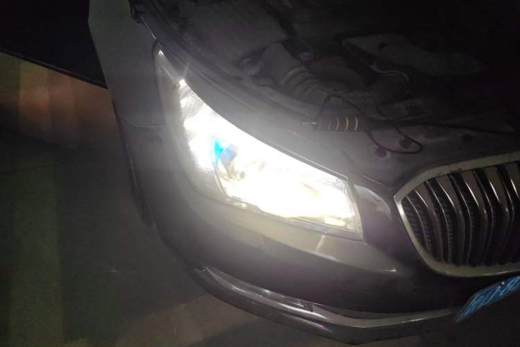 Used Buick LaCrosse 2013 2.4L SIDI Elite Comfort Version Right Front Headlight