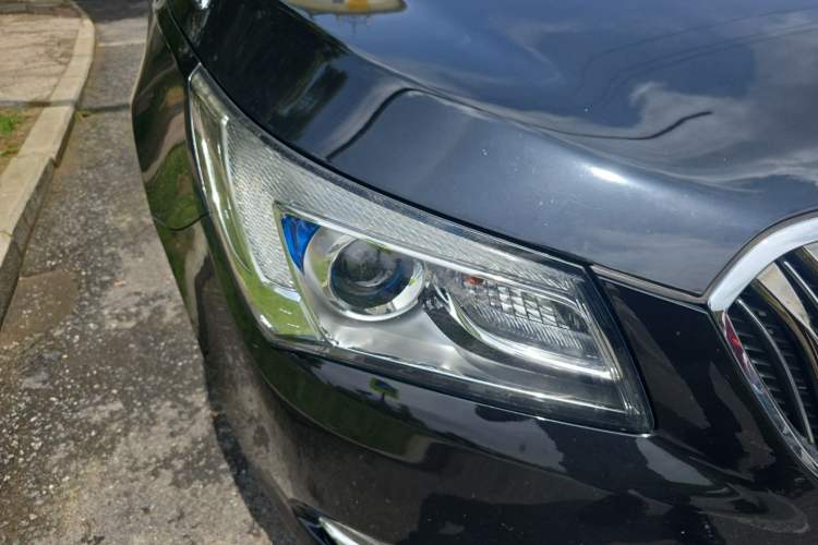 Used Buick LaCrosse 2013 2.4L SIDI Leading Comfort Version Right Front Headlight
