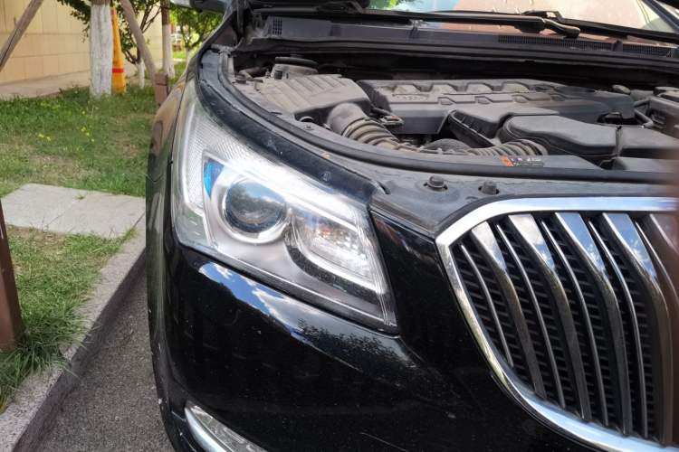 Used Buick LaCrosse 2013 2.4L SIDI Leading Comfort Version Right Front Headlight