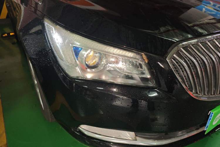 Used Buick LaCrosse 2013 2.4L SIDI Leading Comfort Version Right Front Headlight
