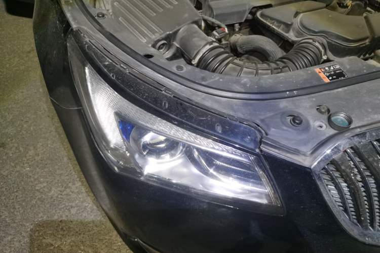 Used Buick LaCrosse 2013 2.4L SIDI Leading Comfort Version Right Front Headlight