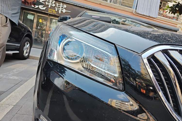 Used Buick LaCrosse 2013 2.4L SIDI Elite Comfort Version Right Front Headlight
