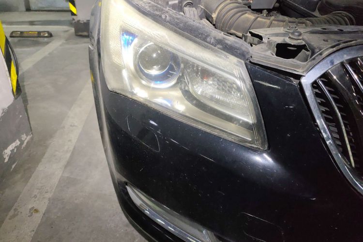 Used Buick LaCrosse 2013 2.4L SIDI Luxury Comfort Edition Right Front Headlight