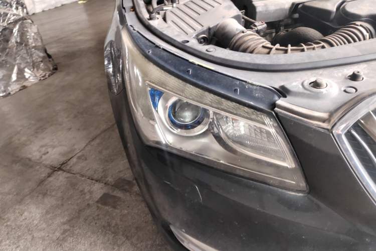 Used Buick LaCrosse 2013 2.4L SIDI Elite Comfort Version Right Front Headlight