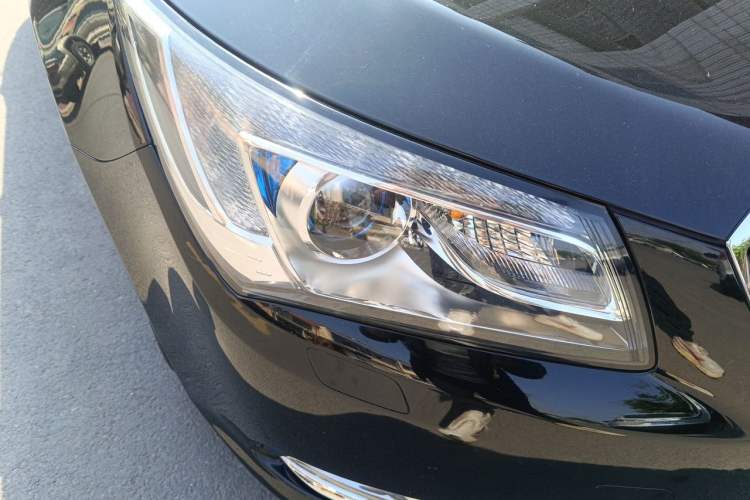 Used Buick LaCrosse 2013 2.4L SIDI Elite Comfort Version Right Front Headlight