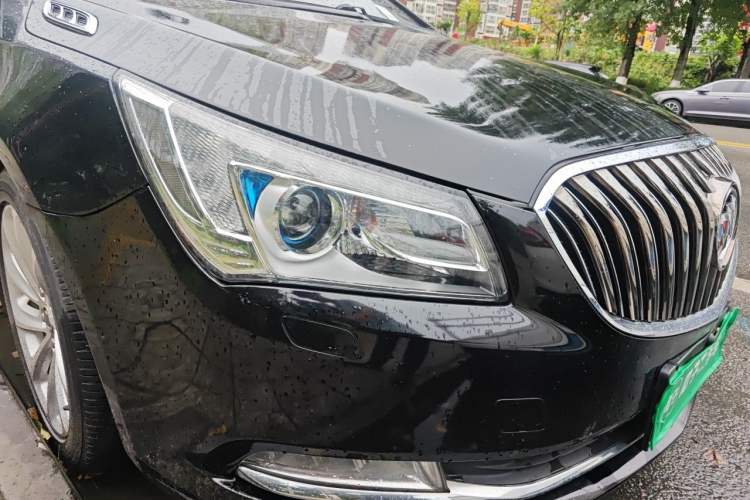 Used Buick LaCrosse 2013 2.0T SIDI Elite Tech Version Right Front Headlight