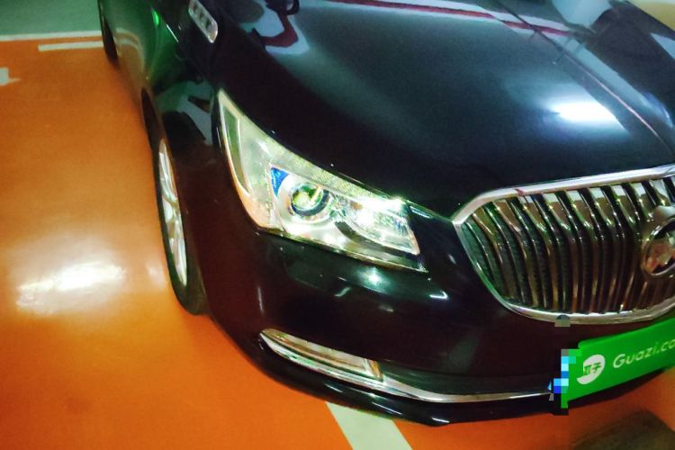Used Buick LaCrosse 2013 2.4L SIDI Elite Comfort Version Right Front Headlight