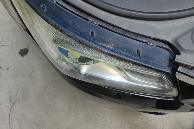 Used Buick LaCrosse 2013 2.4L SIDI Leading Comfort Version Right Front Headlight