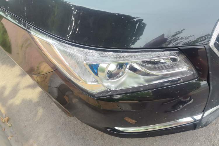 Used Buick LaCrosse 2013 2.4L SIDI Luxury Comfort Edition Right Front Headlight