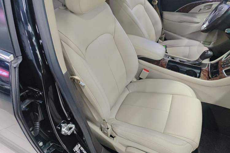 Used Buick LaCrosse 2013 2.4L SIDI Leading Comfort Version Right Front Seat