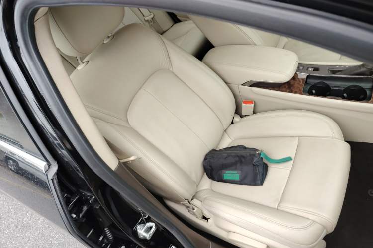 Used Buick LaCrosse 2013 2.4L SIDI Leading Comfort Version Right Front Seat
