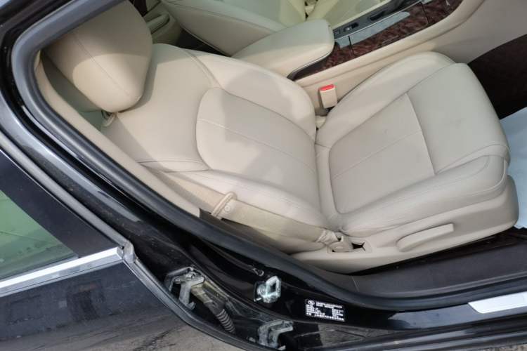 Used Buick LaCrosse 2013 2.4L SIDI Leading Comfort Version Right Front Seat