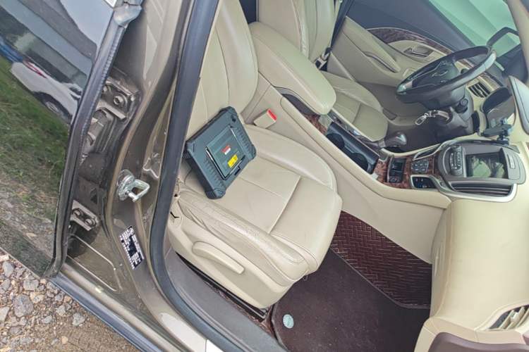 Used Buick LaCrosse 2013 2.4L SIDI Leading Comfort Version Right Front Seat
