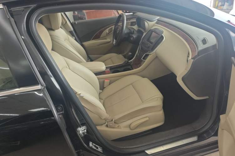 Used Buick LaCrosse 2013 2.4L SIDI Leading Comfort Version Right Front Seat