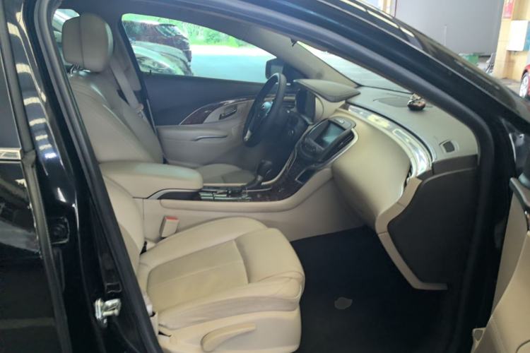Used Buick LaCrosse 2013 2.4L SIDI Leading Comfort Version Right Front Seat