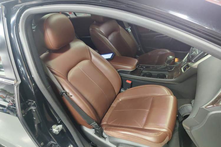 Used Buick LaCrosse 2013 2.4L SIDI Elite Comfort Version Right Front Seat