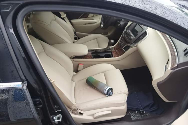 Used Buick LaCrosse 2013 2.4L SIDI Leading Comfort Version Right Front Seat