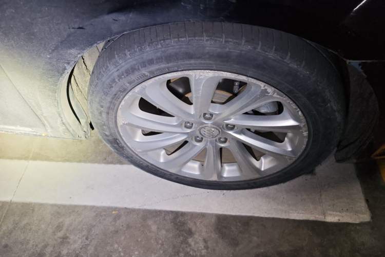 Used Buick LaCrosse 2013 2.0T SIDI Smart Luxury Flagship Edition Right Front Wheel Hub