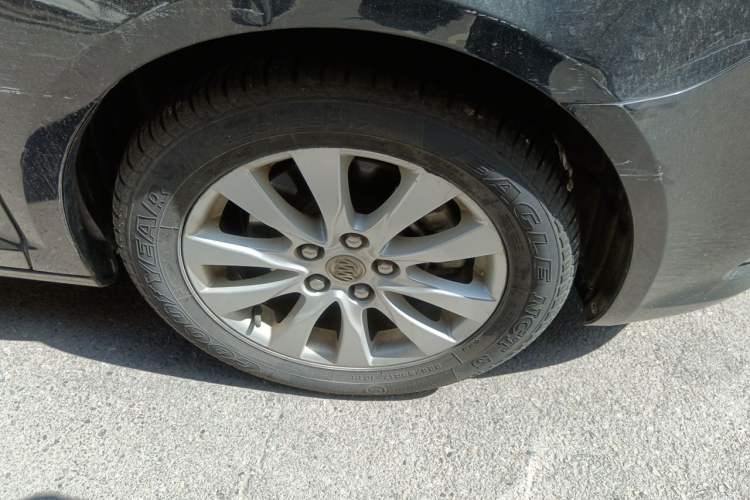 Used Buick LaCrosse 2013 2.4L SIDI Leading Comfort Version Right Front Wheel Hub