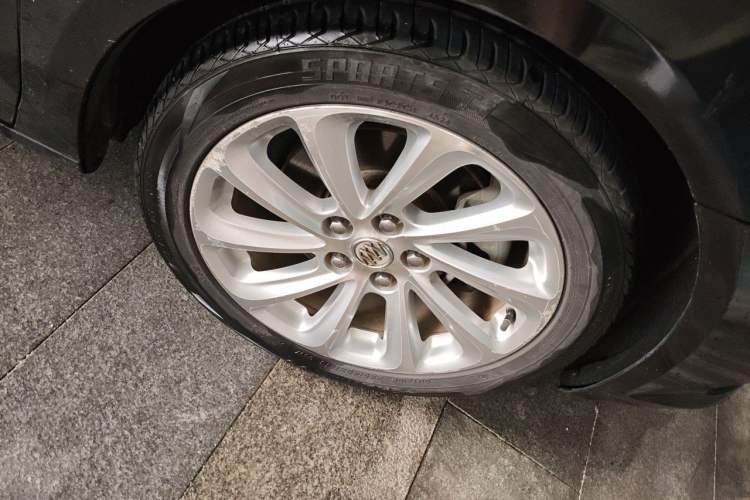 Used Buick LaCrosse 2013 3.0L SIDI V6 Smart Luxury Flagship Model Right Front Wheel Hub