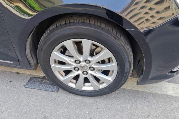Used Buick LaCrosse 2013 2.4L SIDI Leading Comfort Version Right Front Wheel Hub