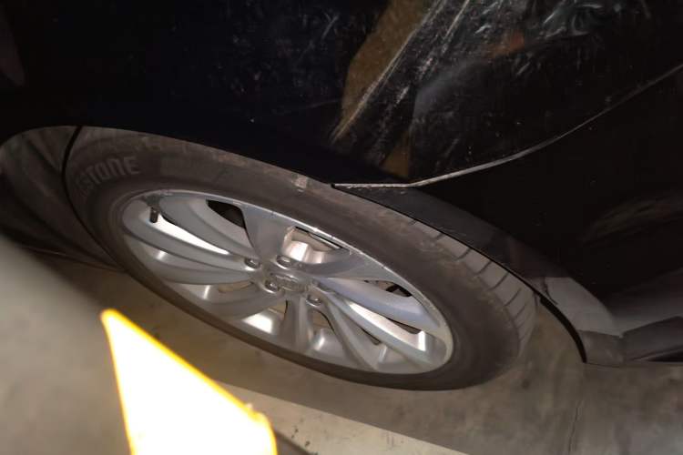 Used Buick LaCrosse 2013 2.0T SIDI Elite Tech Version Right Front Wheel Hub