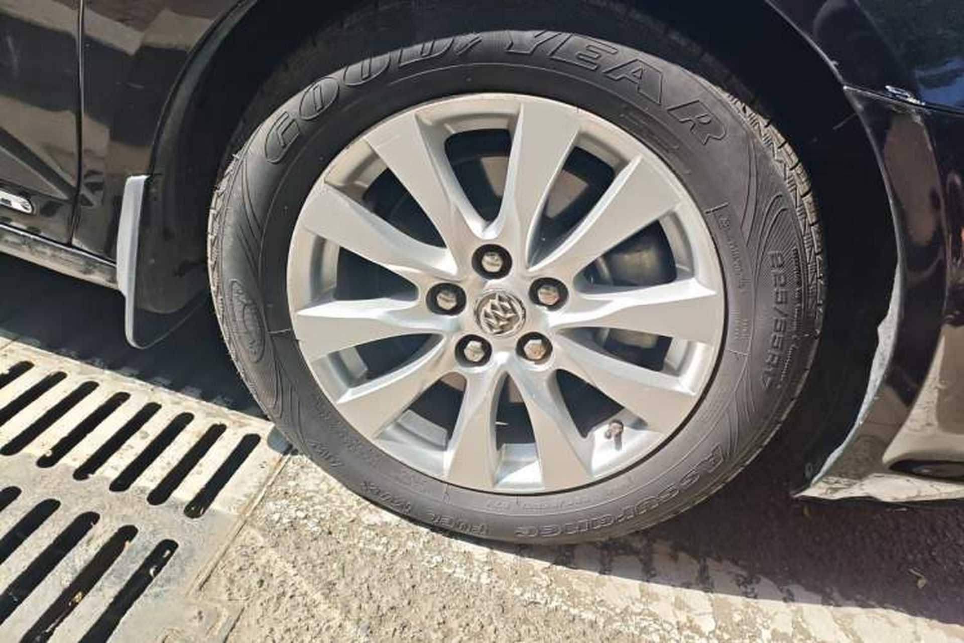 Used Buick LaCrosse 2013 2.4L SIDI Leading Comfort Version Right Front Wheel Hub