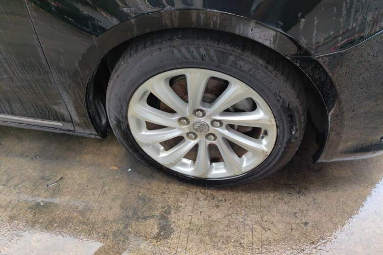 Used Buick LaCrosse 2013 2.0T SIDI Smart Luxury Flagship Edition Right Front Wheel Hub
