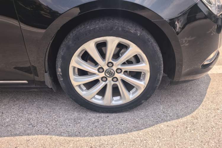 Used Buick LaCrosse 2013 3.0L SIDI V6 Smart Luxury Flagship Model Right Front Wheel Hub