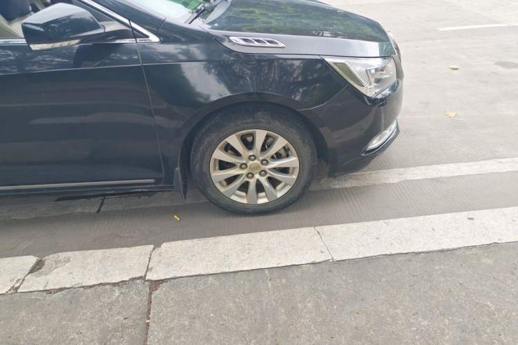 Used Buick LaCrosse 2013 2.4L SIDI Leading Comfort Version Right Front Wheel Hub