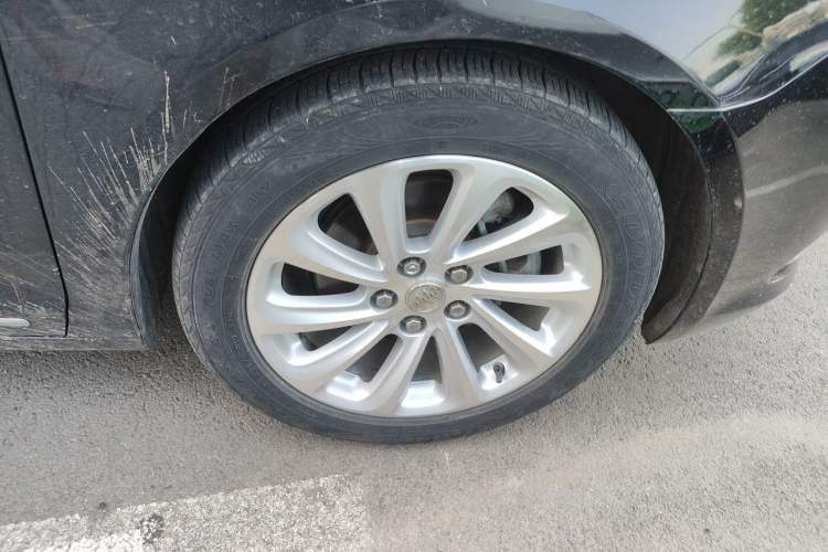 Used Buick LaCrosse 2013 2.0T SIDI Smart Luxury Flagship Edition Right Front Wheel Hub