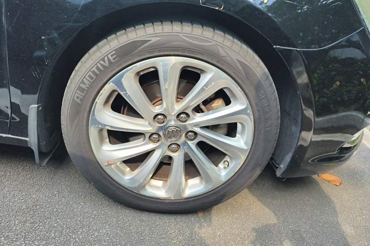Used Buick LaCrosse 2013 2.0T SIDI Smart Luxury Flagship Edition Right Front Wheel Hub