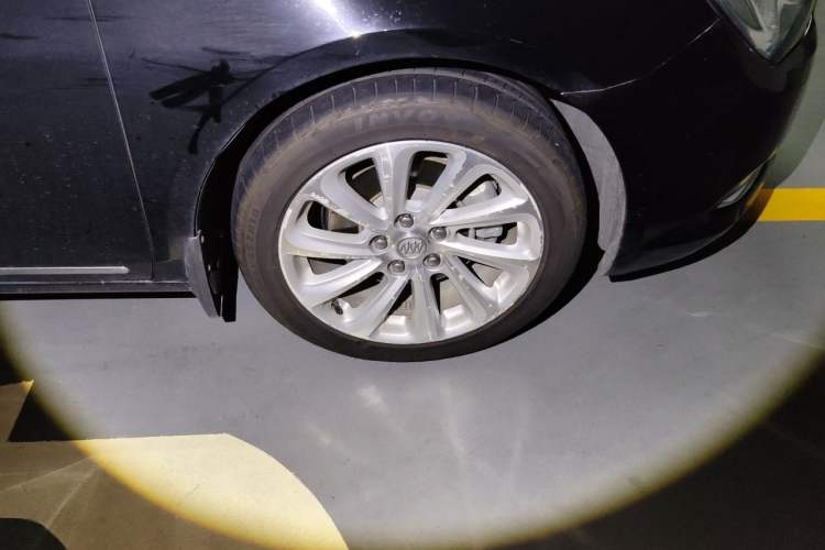 Used Buick LaCrosse 2013 3.0L SIDI V6 Smart Luxury Flagship Model Right Front Wheel Hub