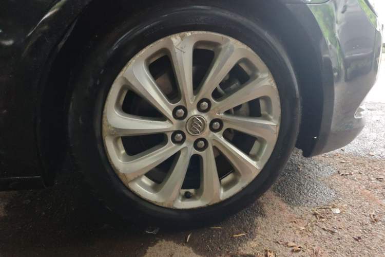 Used Buick LaCrosse 2013 2.0T SIDI Smart Luxury Flagship Edition Right Front Wheel Hub
