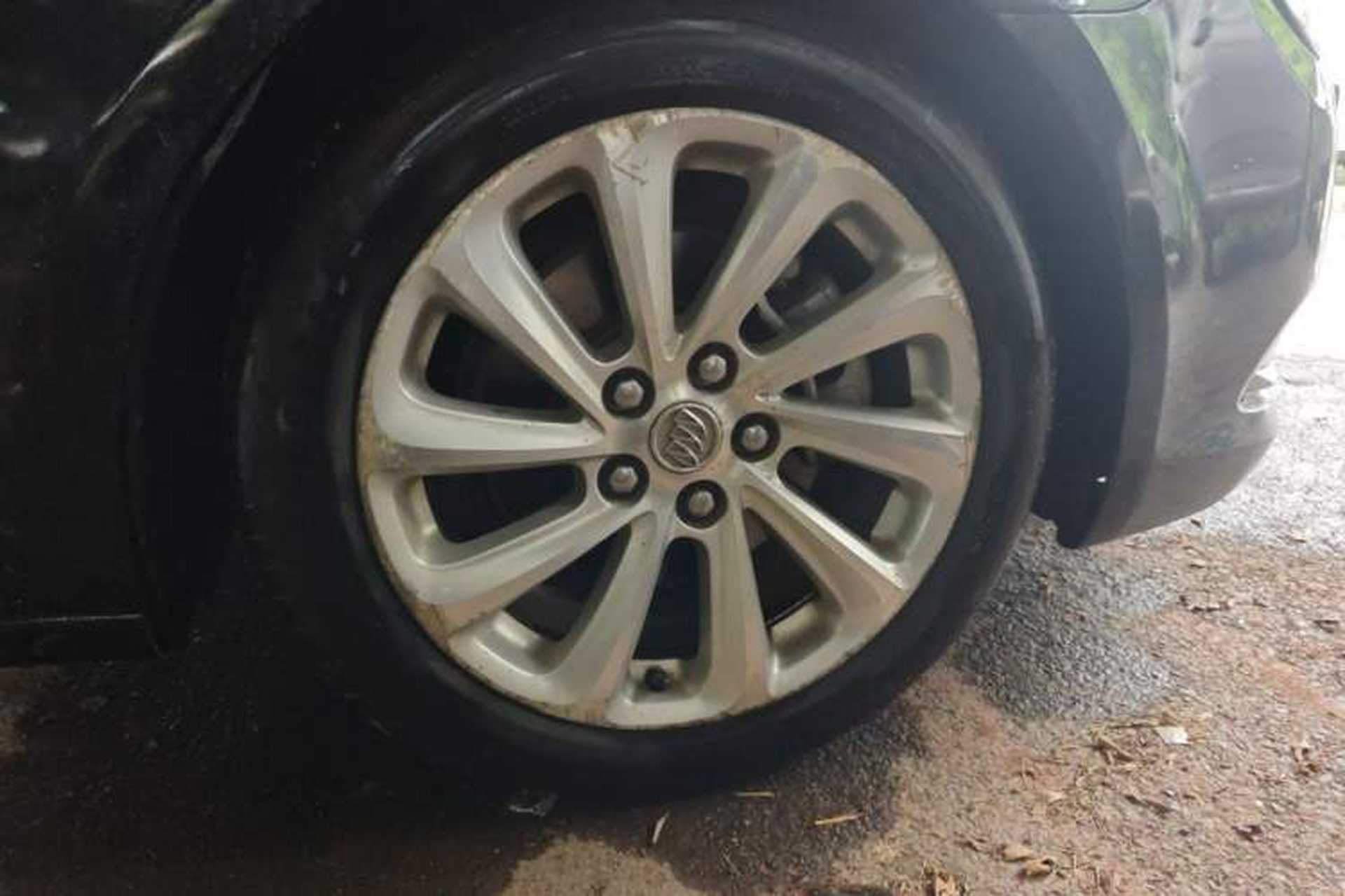 Used Buick LaCrosse 2013 2.0T SIDI Smart Luxury Flagship Edition Right Front Wheel Hub