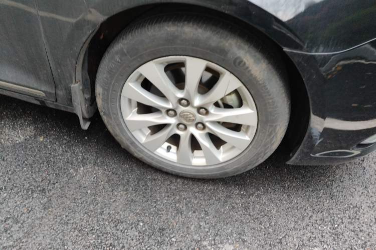 Used Buick LaCrosse 2013 2.4L SIDI Leading Comfort Version Right Front Wheel Hub