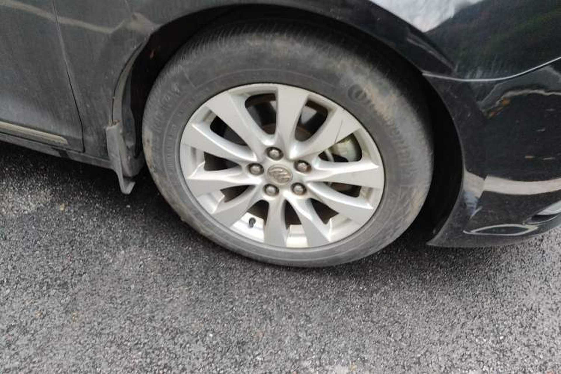 Used Buick LaCrosse 2013 2.4L SIDI Leading Comfort Version Right Front Wheel Hub