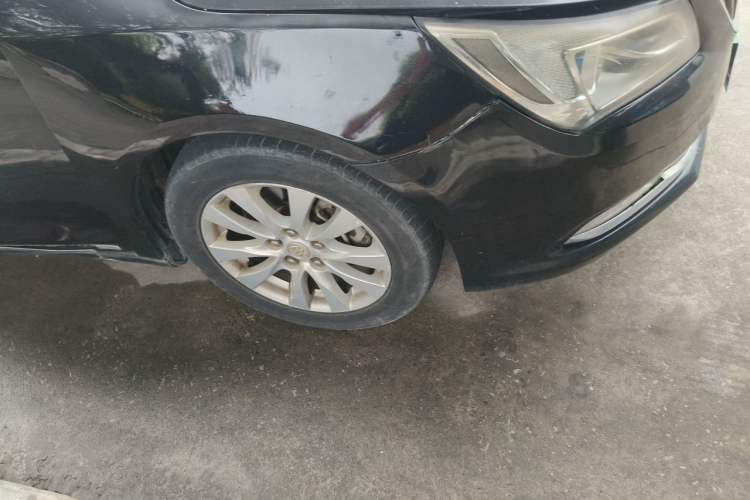 Used Buick LaCrosse 2013 2.4L SIDI Leading Comfort Version Right Front Wheel Hub