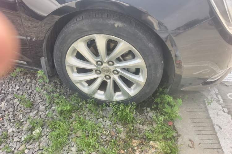 Used Buick LaCrosse 2013 2.0T SIDI Elite Tech Version Right Front Wheel Hub