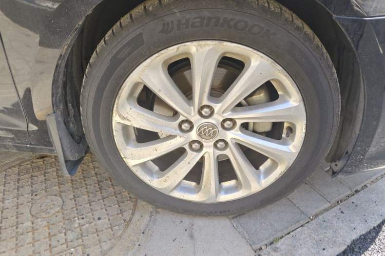 Used Buick LaCrosse 2013 2.0T SIDI Smart Luxury Flagship Edition Right Front Wheel Hub