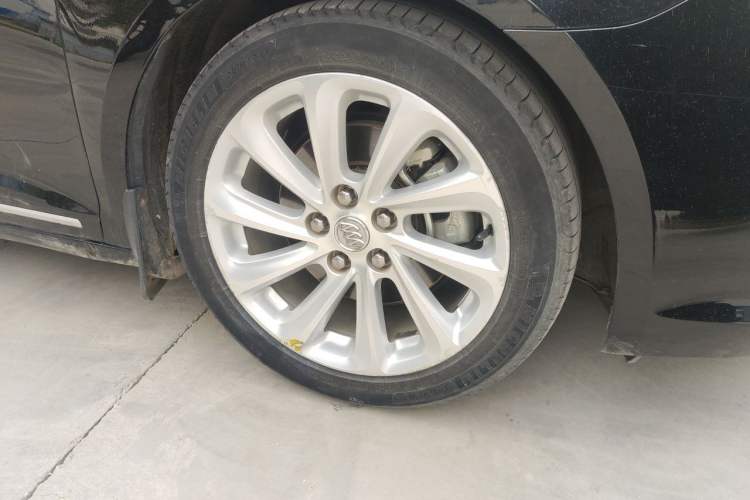 Used Buick LaCrosse 2013 2.0T SIDI Smart Luxury Flagship Edition Right Front Wheel Hub