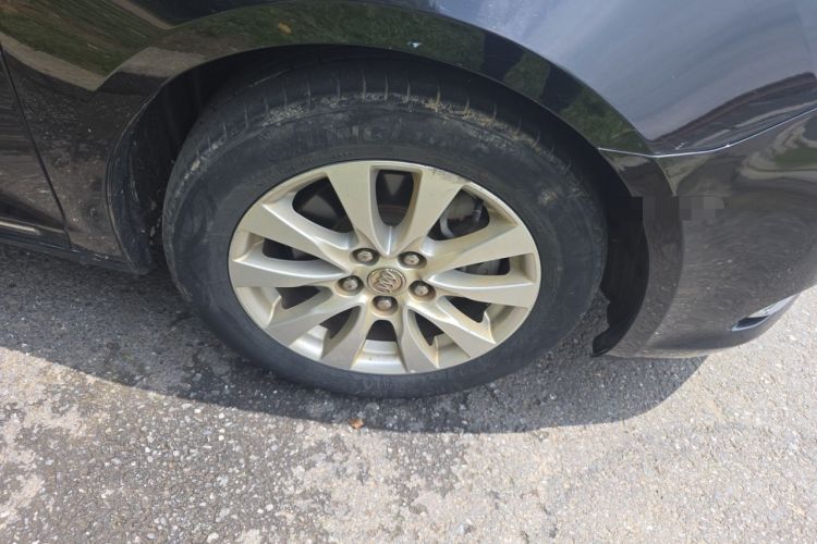 Used Buick LaCrosse 2013 2.4L SIDI Leading Comfort Version Right Front Wheel Hub