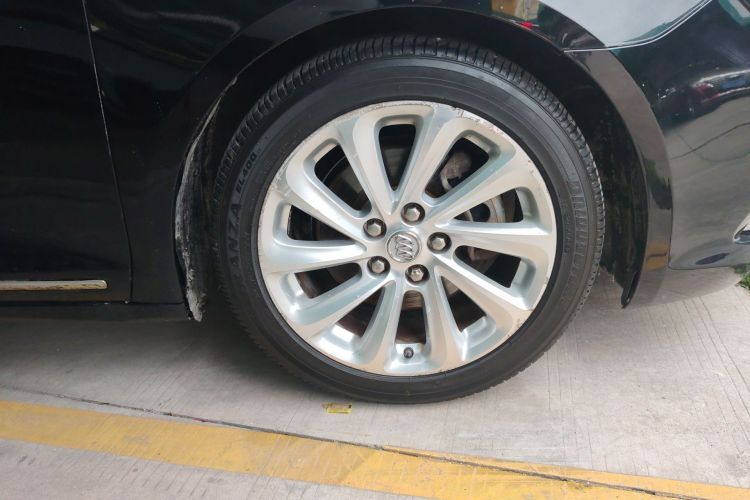 Used Buick LaCrosse 2013 2.0T SIDI Smart Luxury Flagship Edition Right Front Wheel Hub