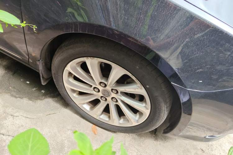 Used Buick LaCrosse 2013 2.0T SIDI Smart Luxury Flagship Edition Right Front Wheel Hub