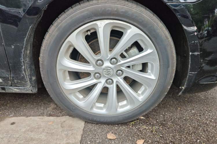 Used Buick LaCrosse 2013 2.0T SIDI Smart Luxury Flagship Edition Right Front Wheel Hub