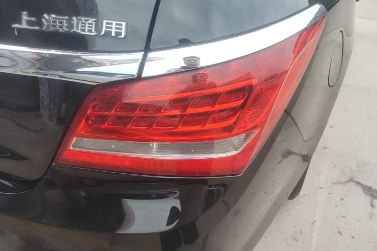 Used Buick LaCrosse 2013 2.4L SIDI Luxury Comfort Edition Right Rear Taillight