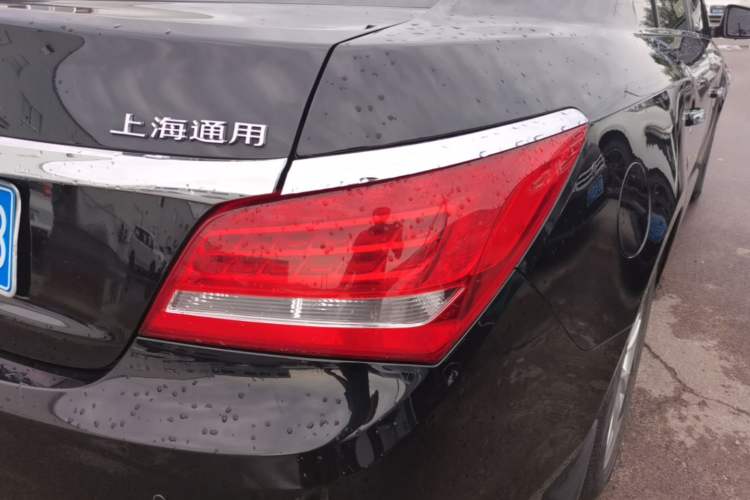 Used Buick LaCrosse 2013 2.4L SIDI Elite Comfort Version Right Rear Taillight