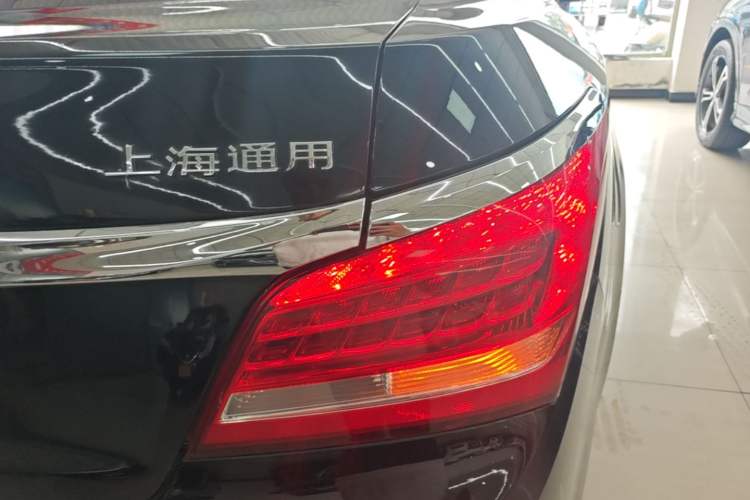 Used Buick LaCrosse 2013 2.4L SIDI Leading Comfort Version Right Rear Taillight