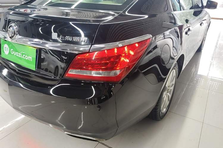 Used Buick LaCrosse 2013 2.4L SIDI Leading Comfort Version Right Rear Taillight