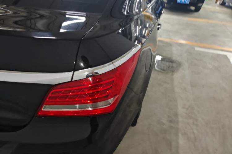 Used Buick LaCrosse 2013 2.4L SIDI Leading Comfort Version Right Rear Taillight
